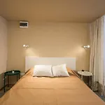 Aparthotel Squash & 3*
