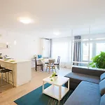 Squash & Aparthotel 3*