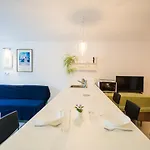 Aparthotel Squash & 3*