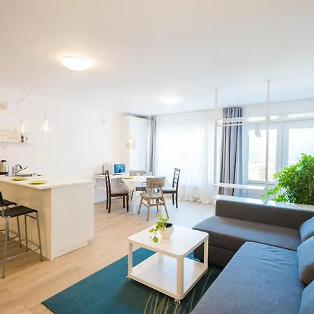 Squash & Aparthotel *